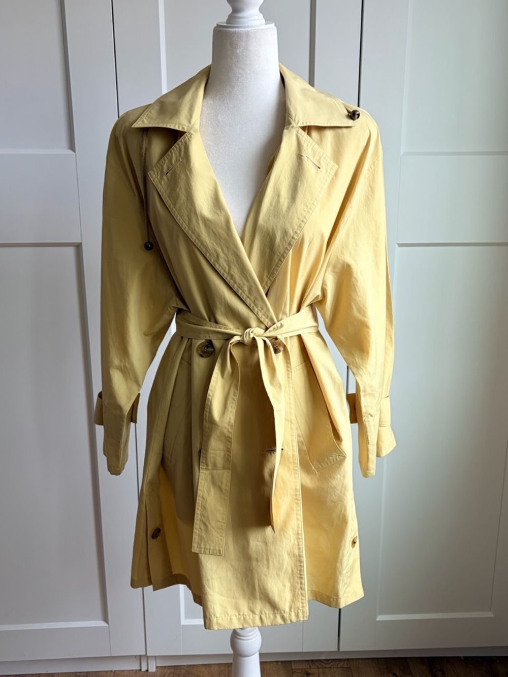 Sanyo Classic Light Yellow Trench Coat with Self-Tie Belt | L